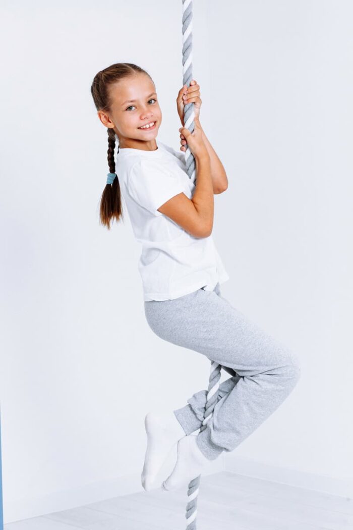 lina do cwiczen popielata dziecko foto