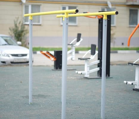 porecze ogrodowe workout dla dzieci szare foto