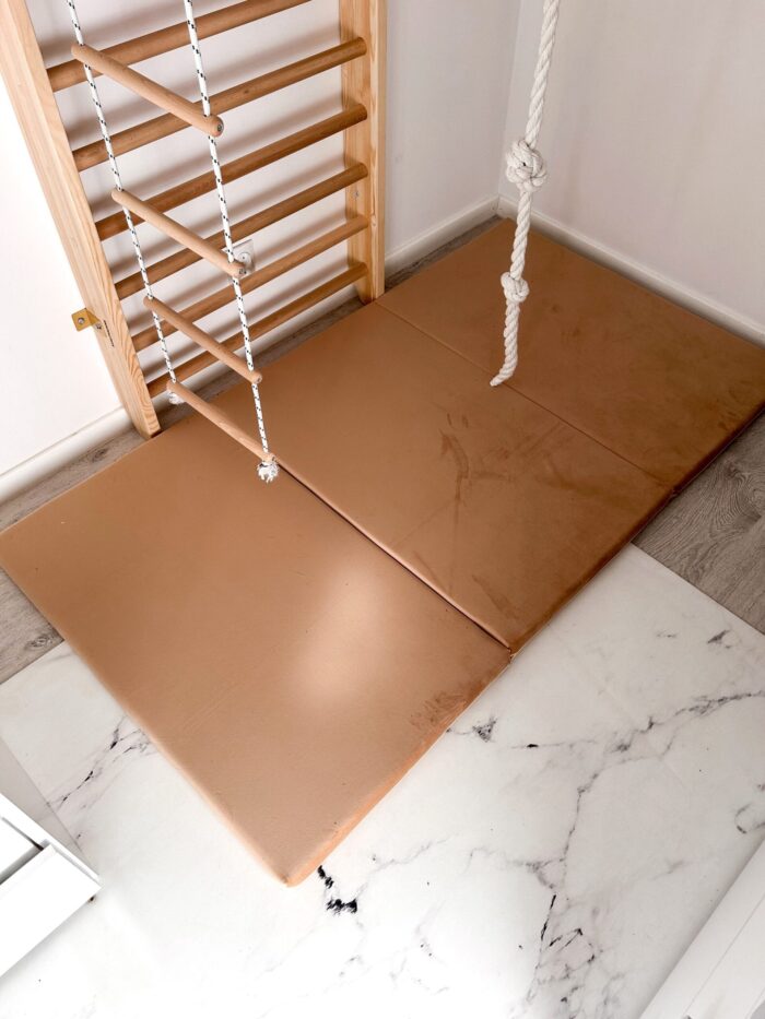 materac gimnastyczny ()