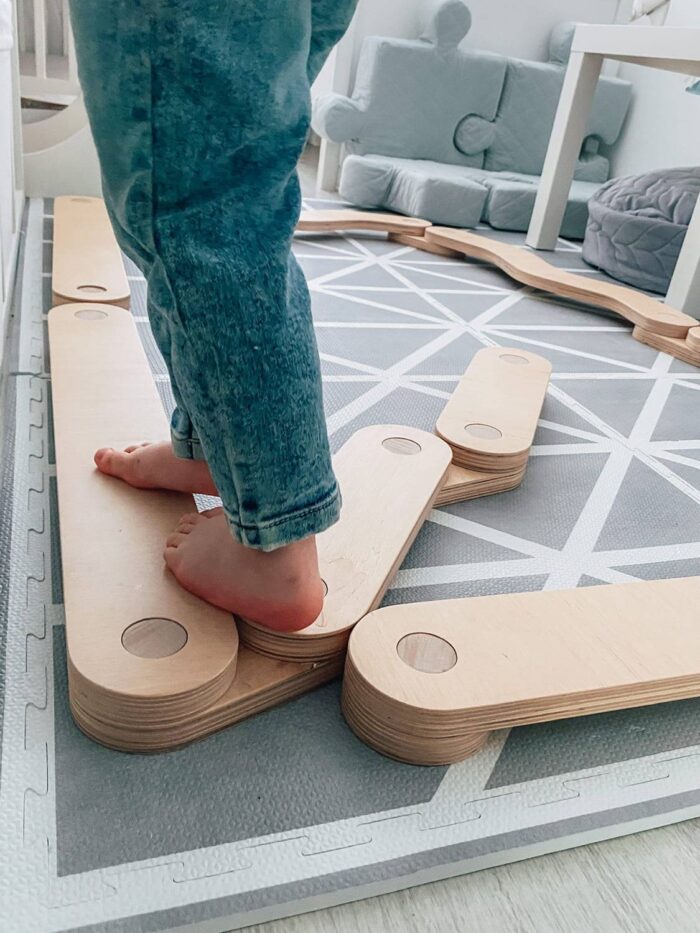 sciezki sensoryczne do balansowania drewno