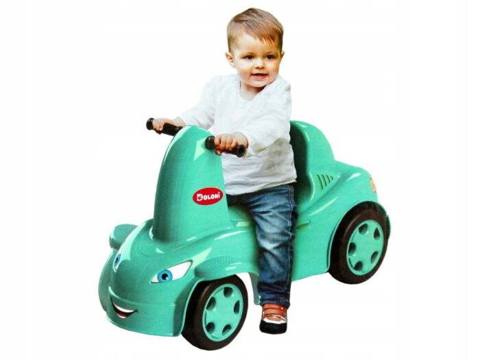 jezdzik plastikowy z dzieckiem
