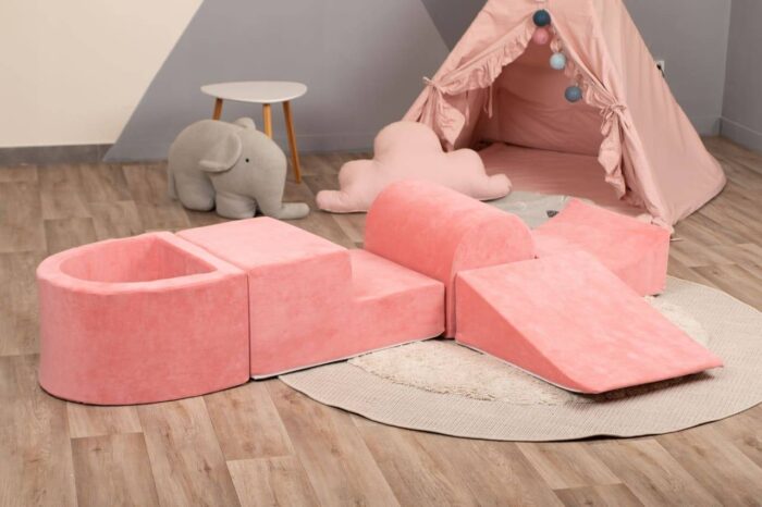 tor przeszkod rozowy 1