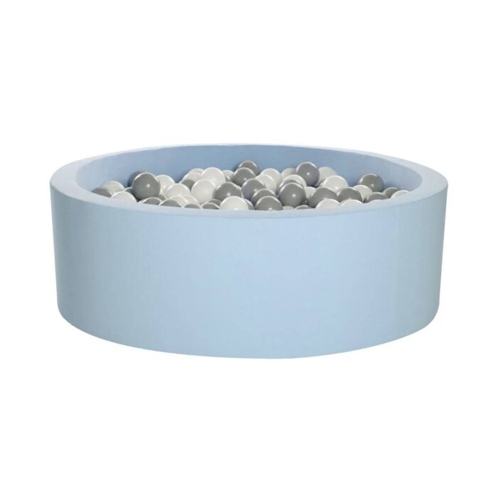 niebieski basen z kulkami