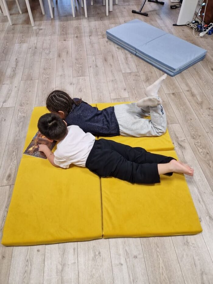 materace gimnastyczne welurowe ()