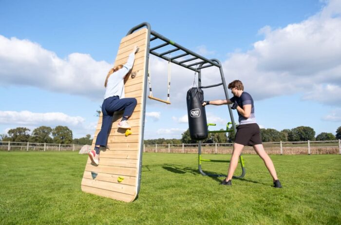 silownia ogrodowa getset climb mini na ogrodzie
