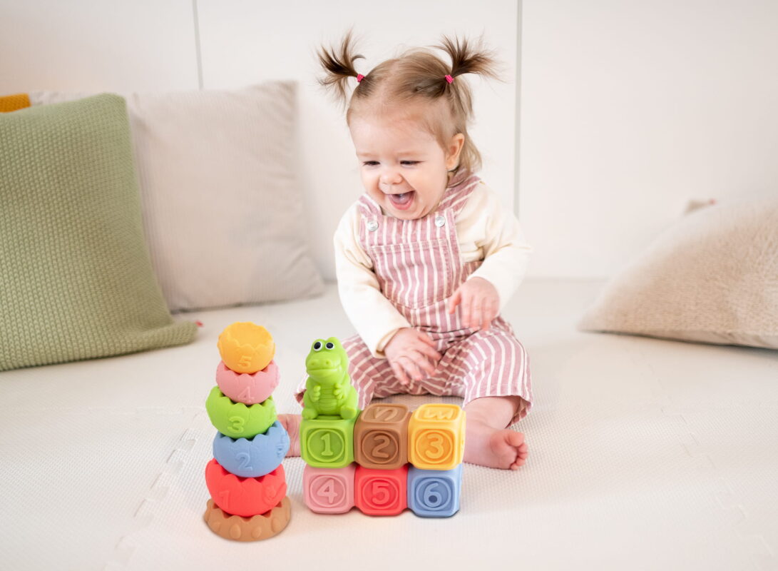 klocki sensoryczne piramida sensoryczna zestaw edukacyjny Montessori szt