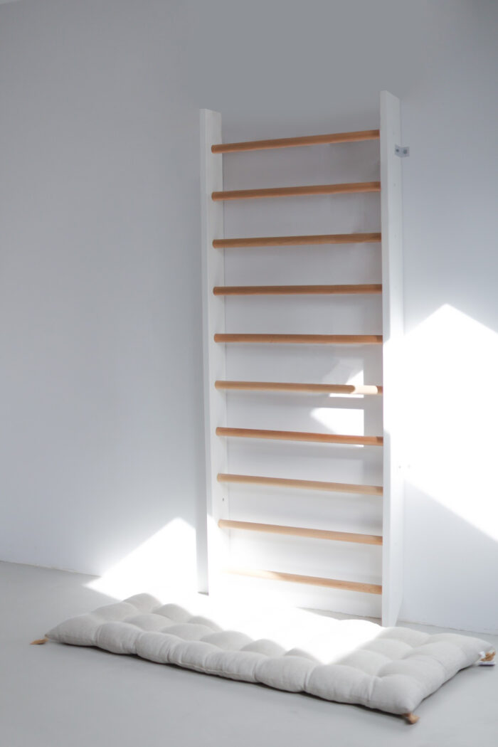 drabinka gimnastyczna klasyczna biała drewno